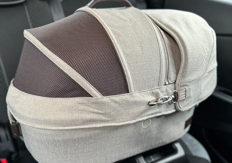 siège auto pour chat pour voyager en toute sécurité